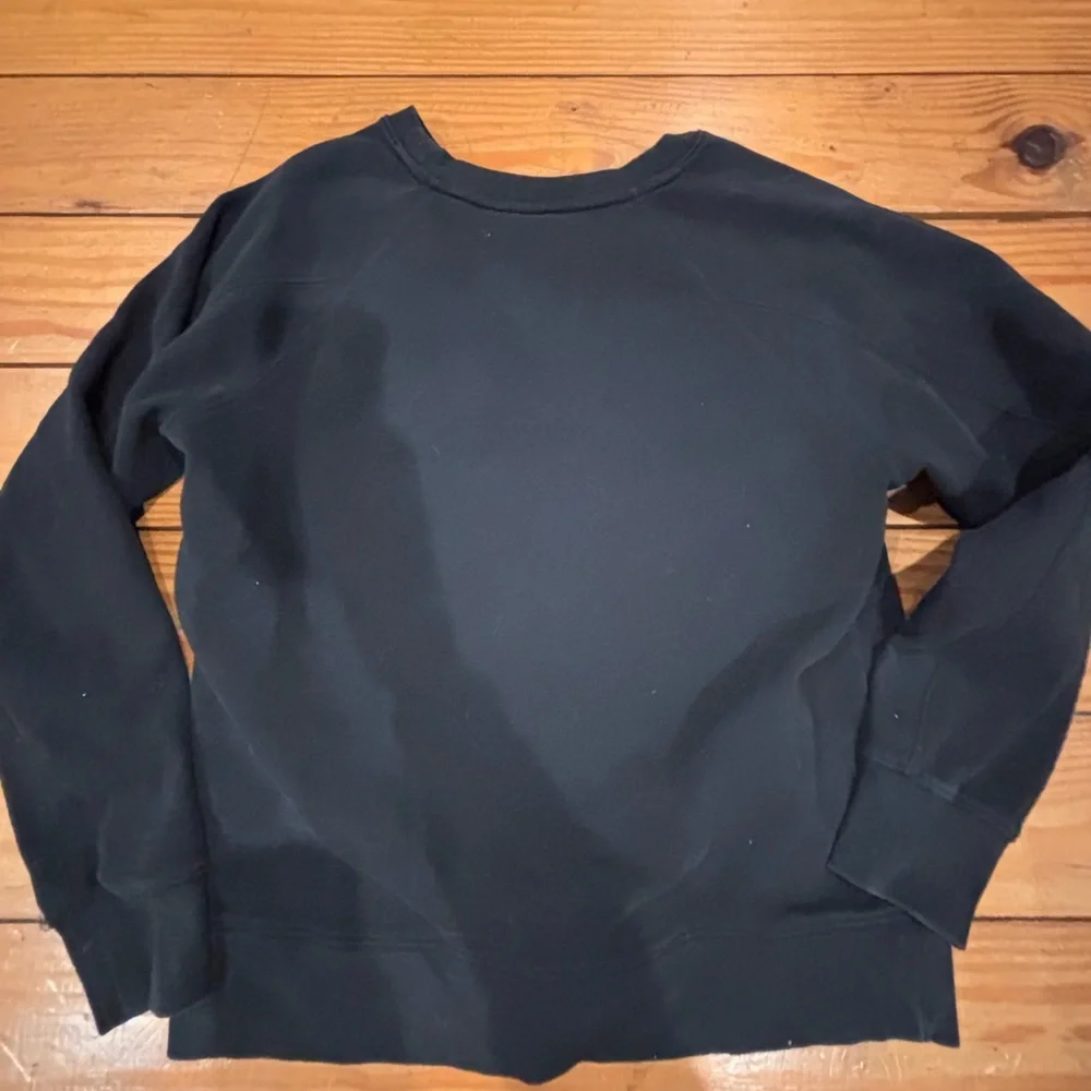 (346) BLACK GAP CREWNECK - Picture 5 of 8